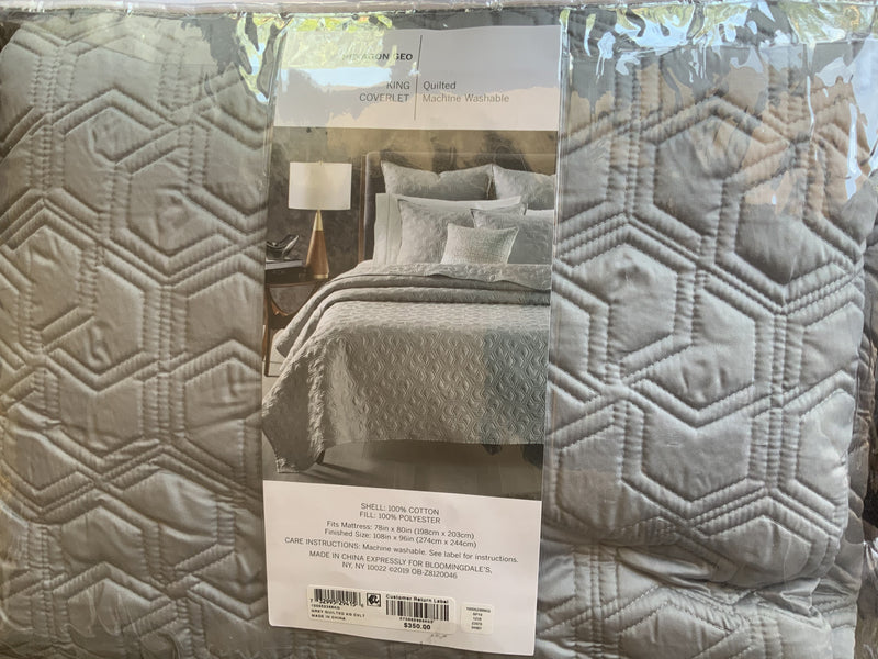 Oake Bedding, Hexagone Geo King Quilted Coverlet - Machann.com